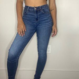 Casual denim skinny jeans.